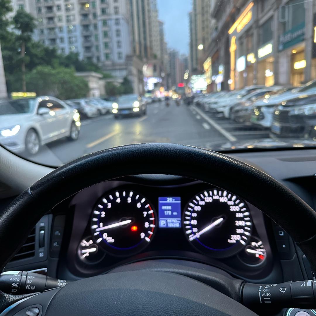 黄伍（乐言灯饰）