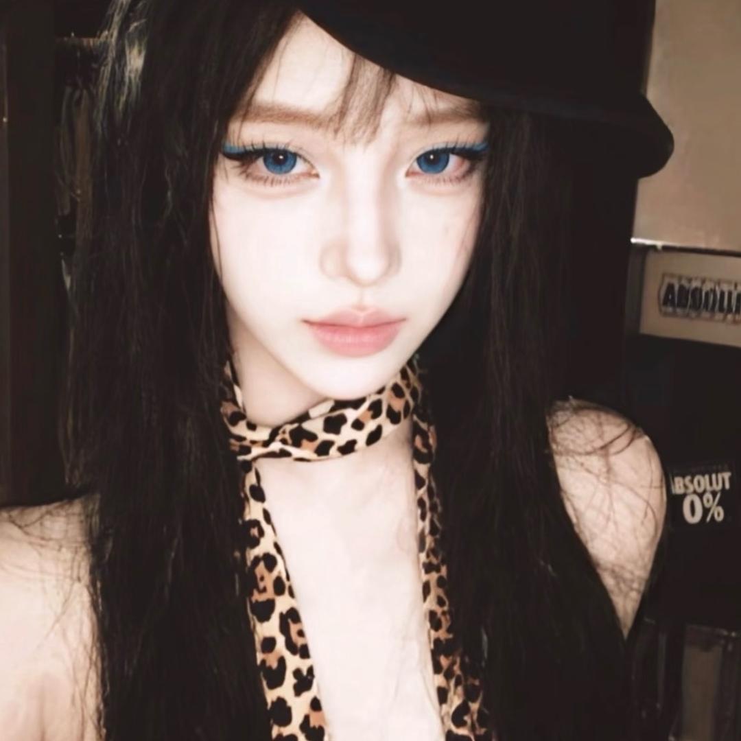 小凌.