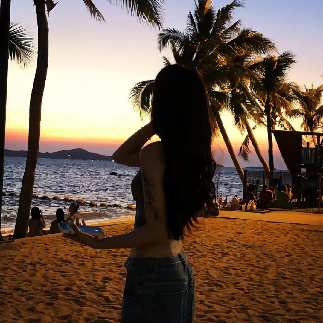 郑美丽今天穿什么