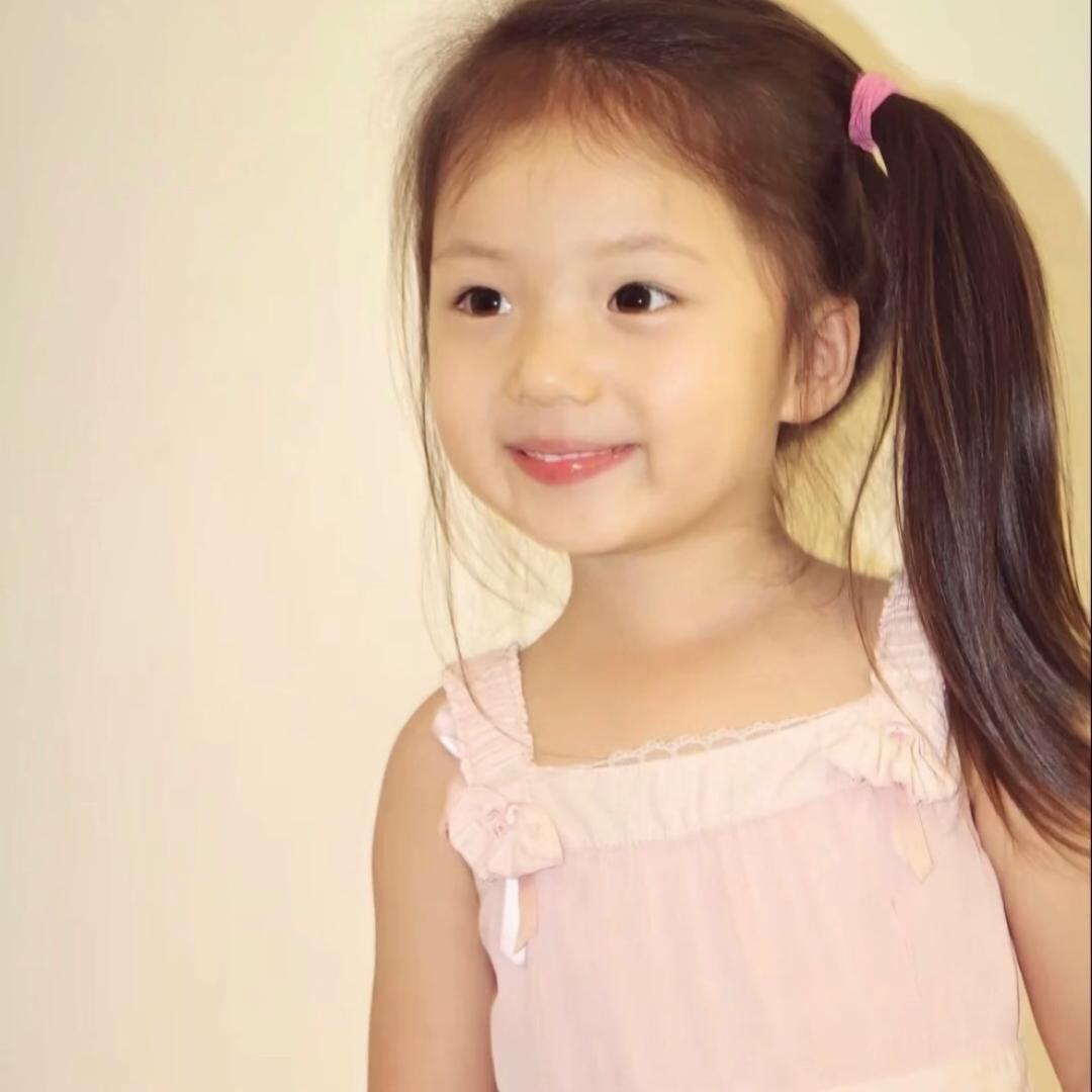 小小美.