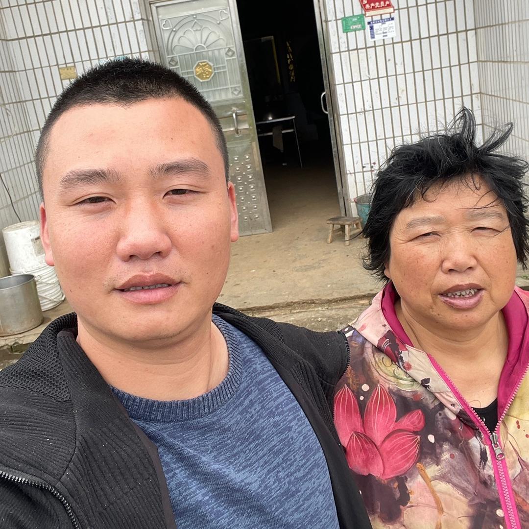 弟鸭和梅珍姐