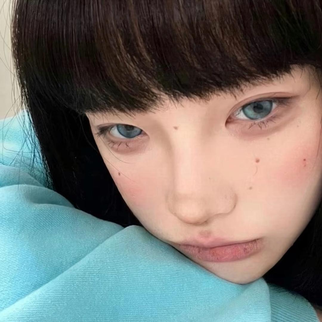 申一彤