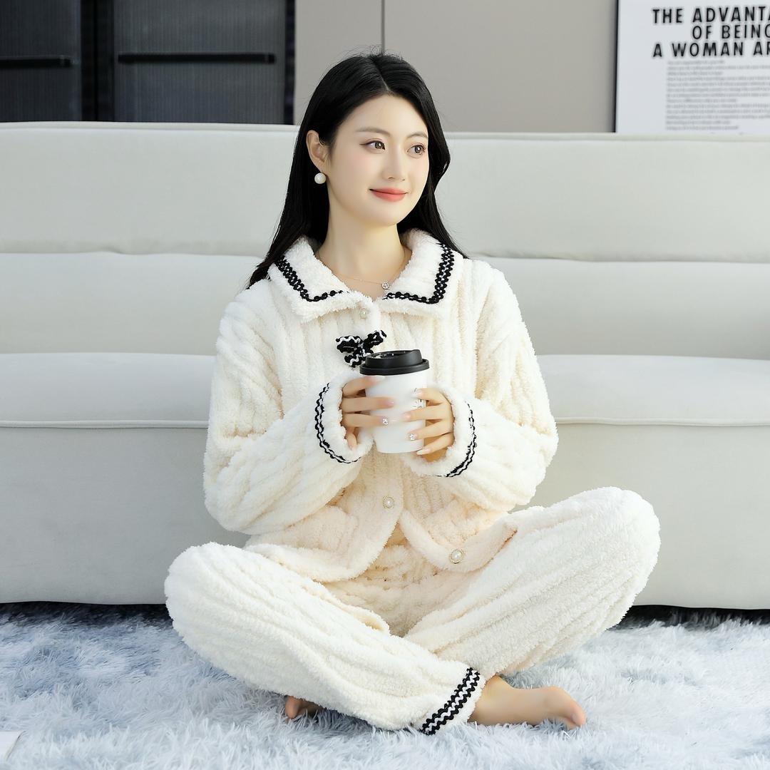 亚辉服饰汇