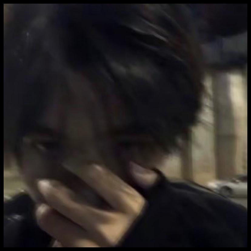 弘一.