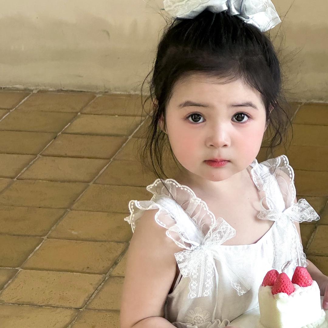 小小白潮童服装销售商行