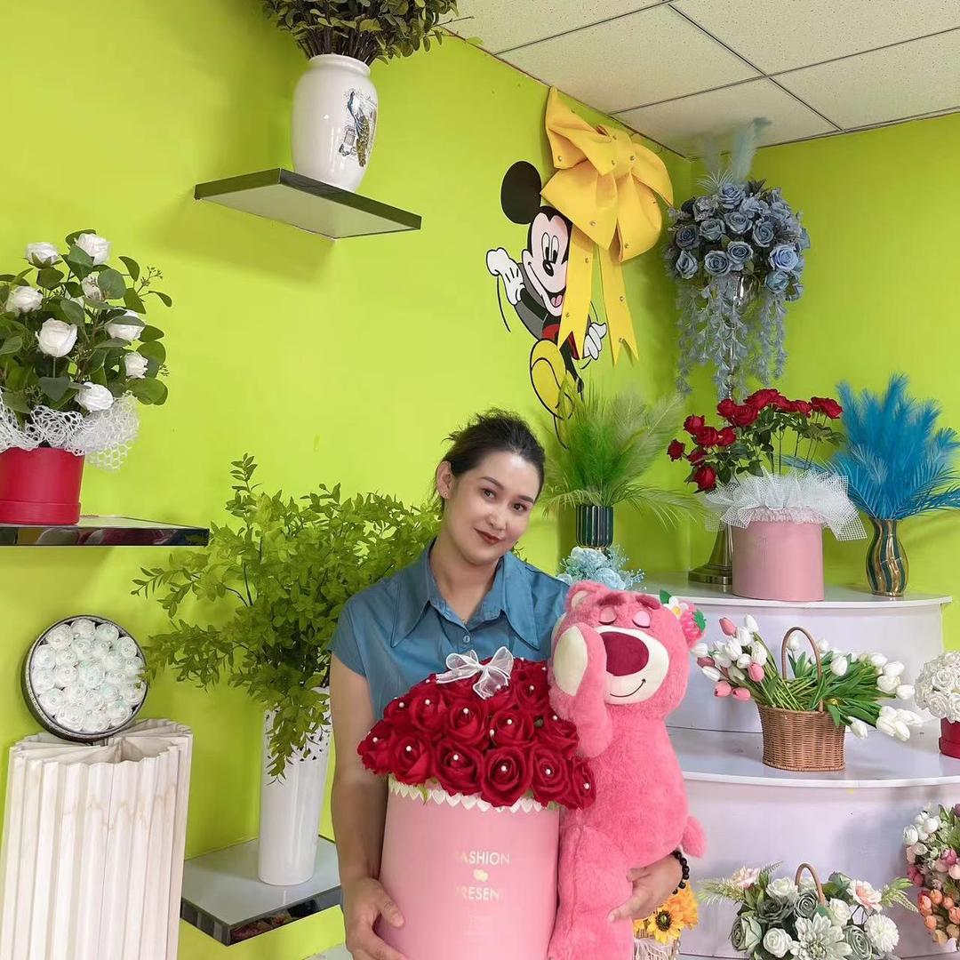 阿图什市初一见鲜花店 💐