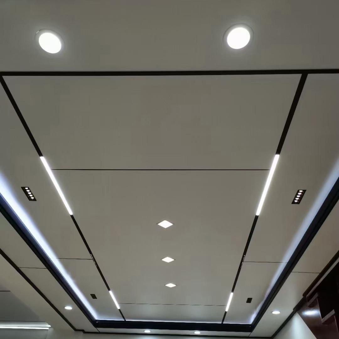 A爱吊顶墙板的小周