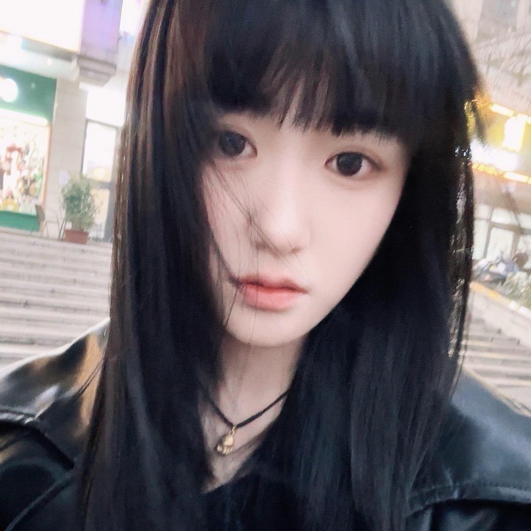 一个月亮🌙