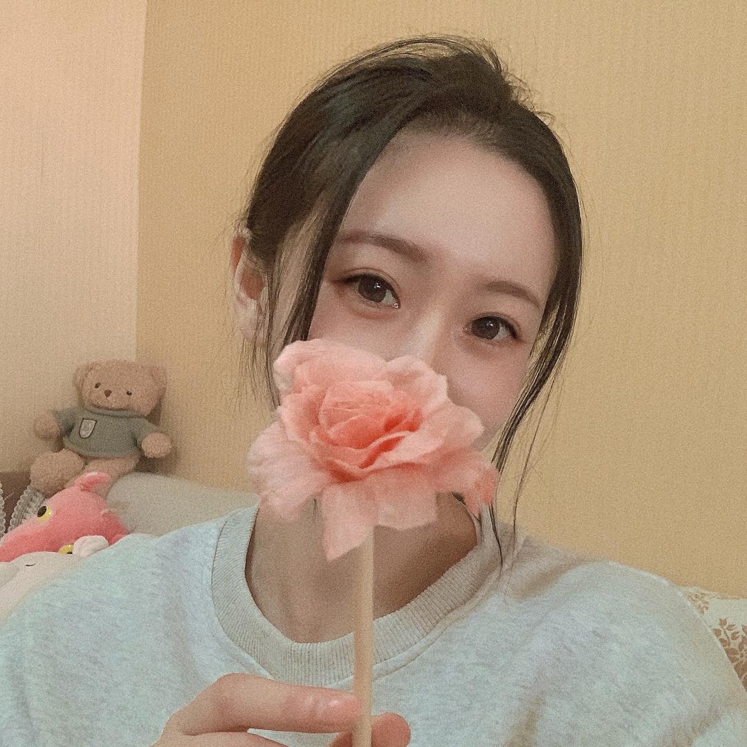 秋颜@（打不过童可儿）