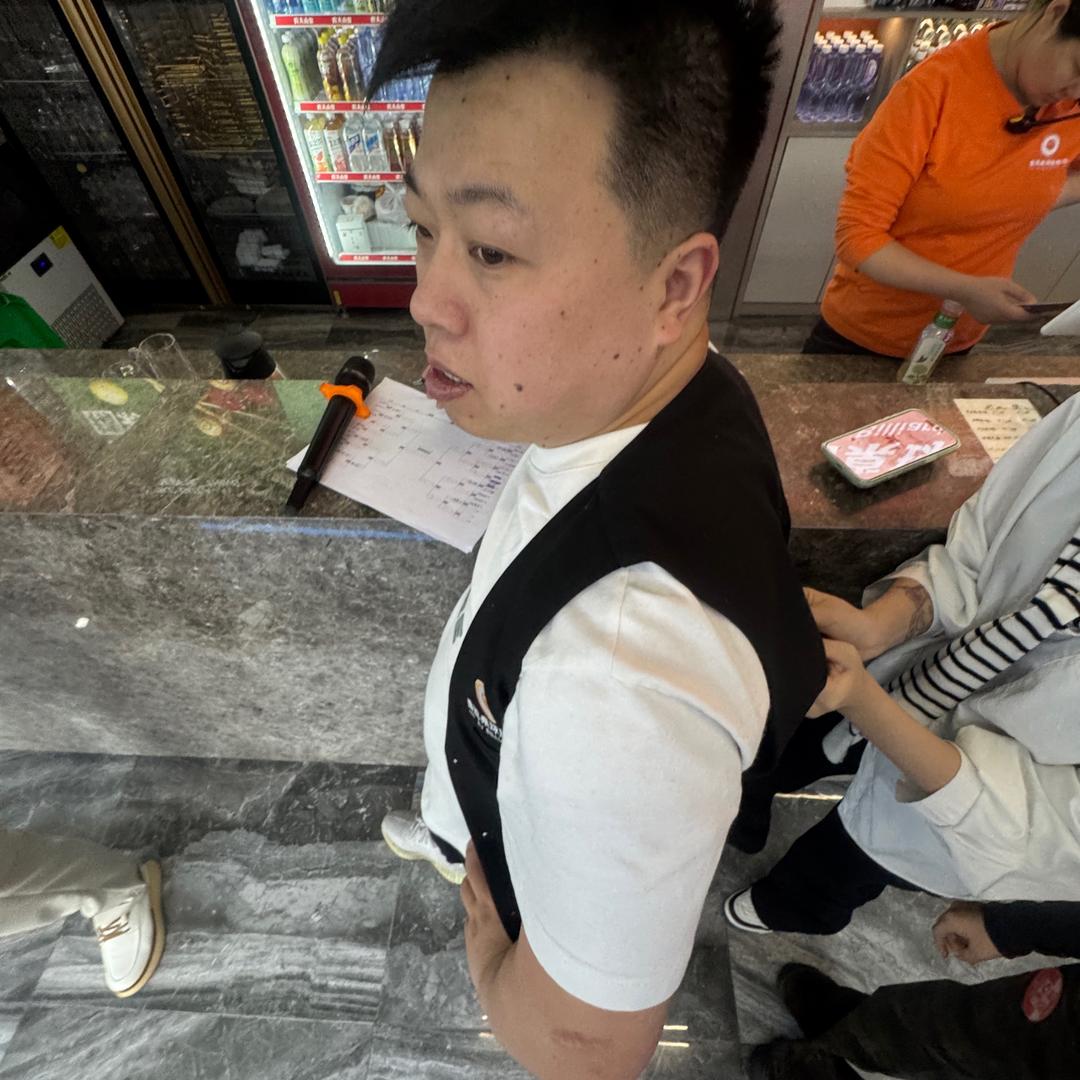台球老吴