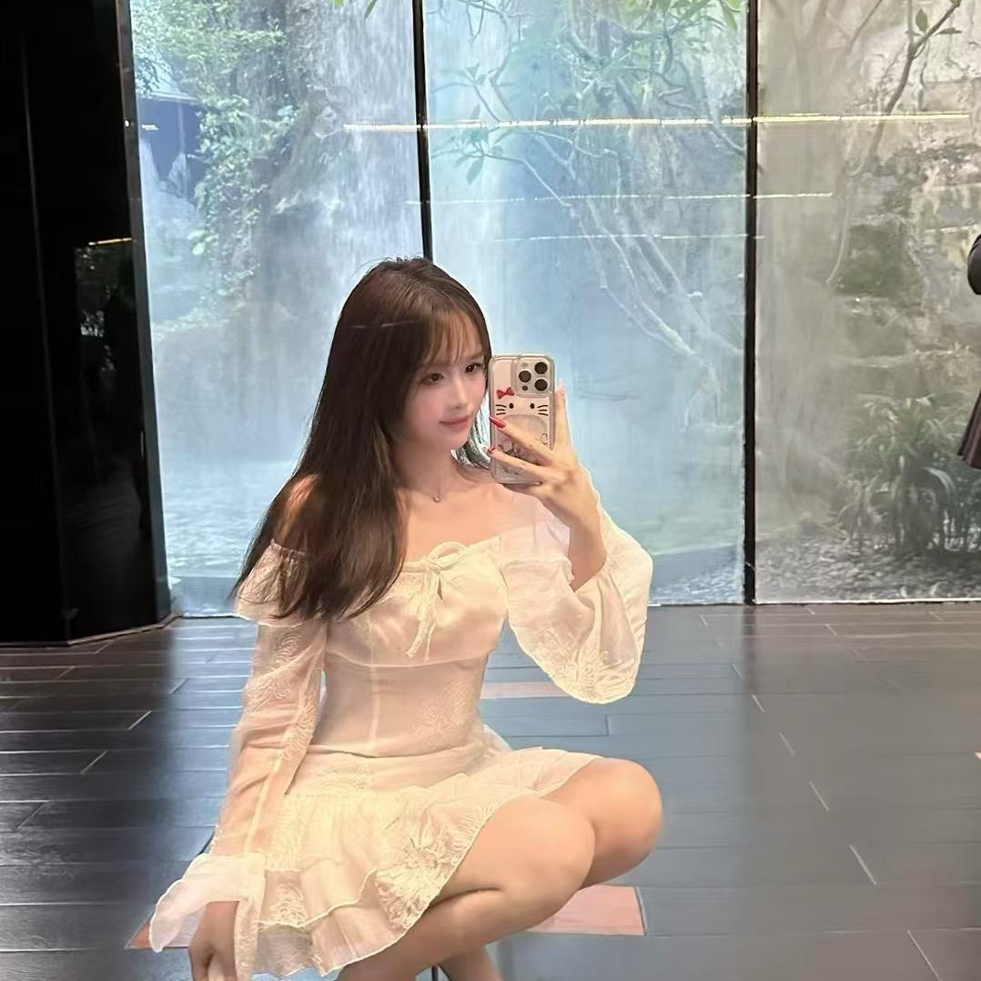 小美老师新年快乐