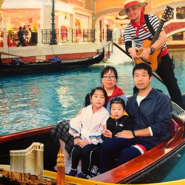 👨‍👩‍👧‍👦小益哥