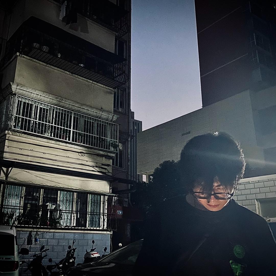 监督员.