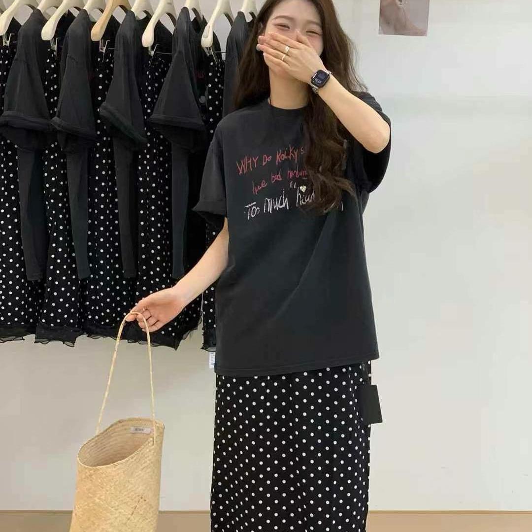 悦己服饰服装
