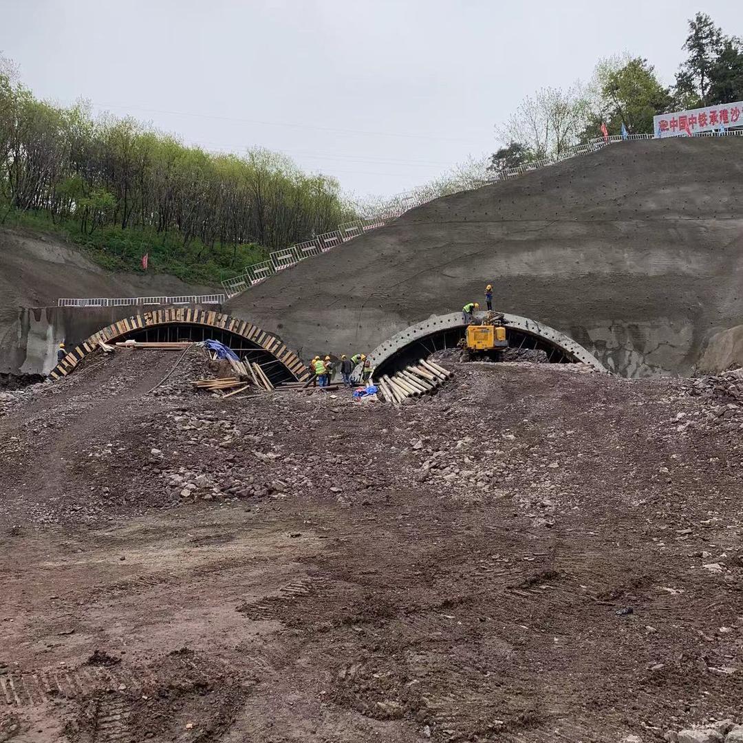 专业隧道、山体、边坡钻孔队