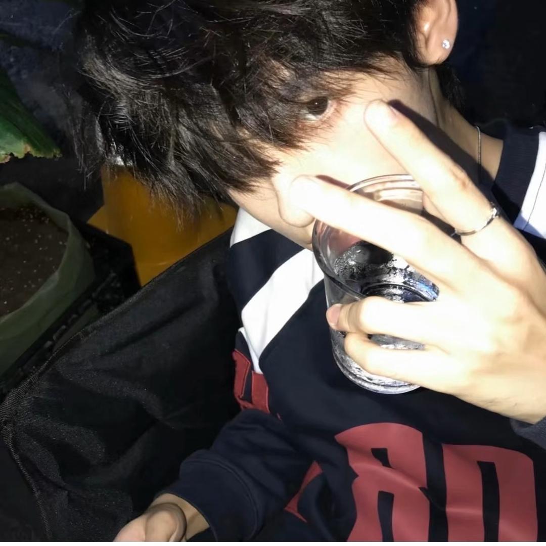 A.凱