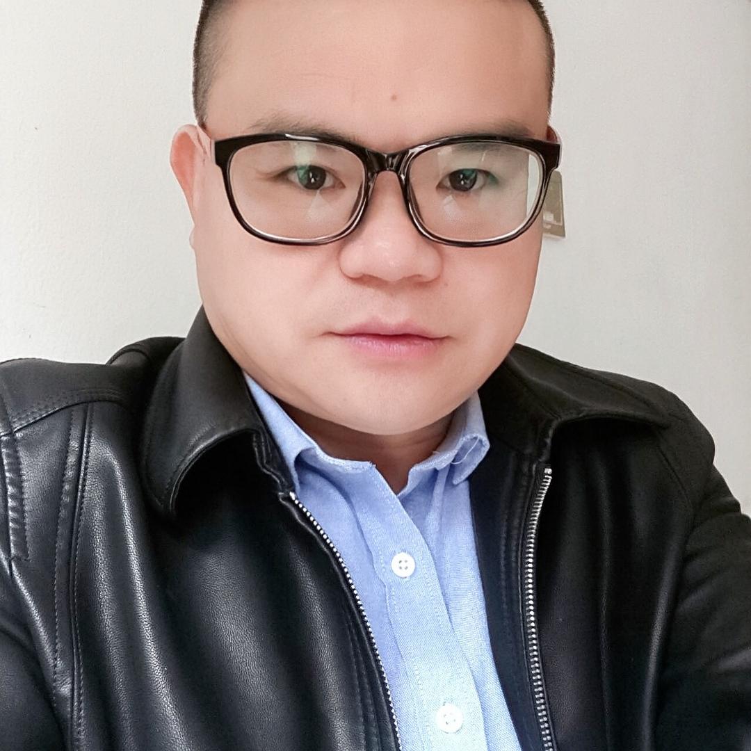 🇨🇳  亮哥