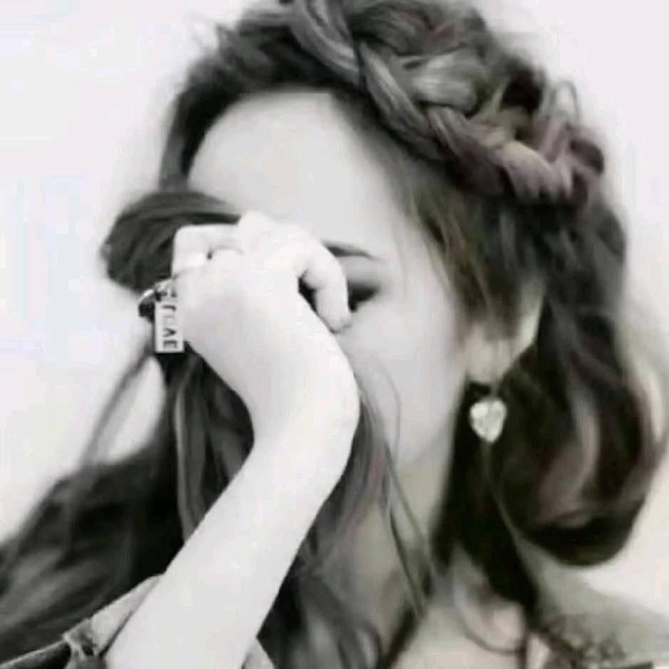 达州中心广场向晚服装店