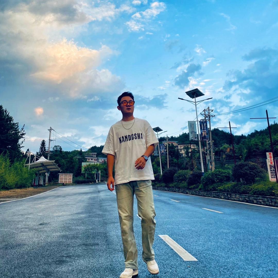 导游慕辰