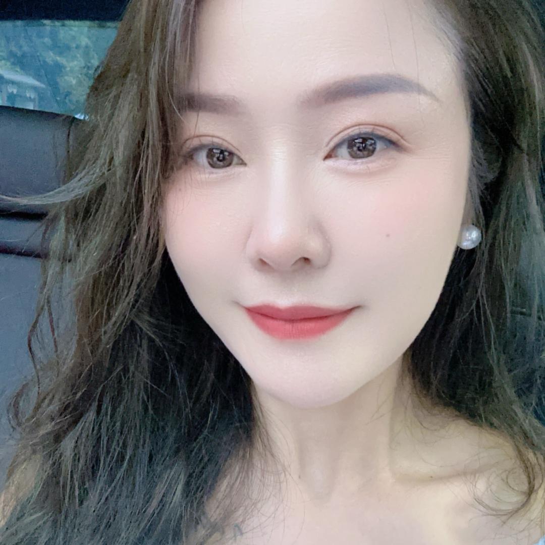 别人口中的老板娘