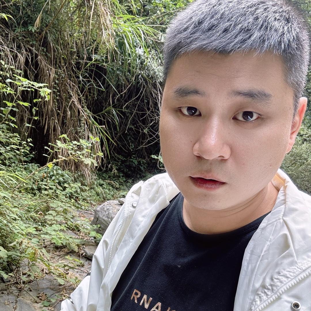 蛋总兄弟（小磊)