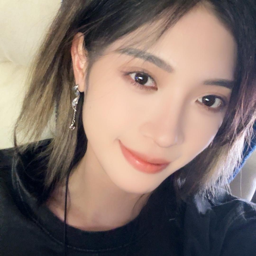 洪静雯-