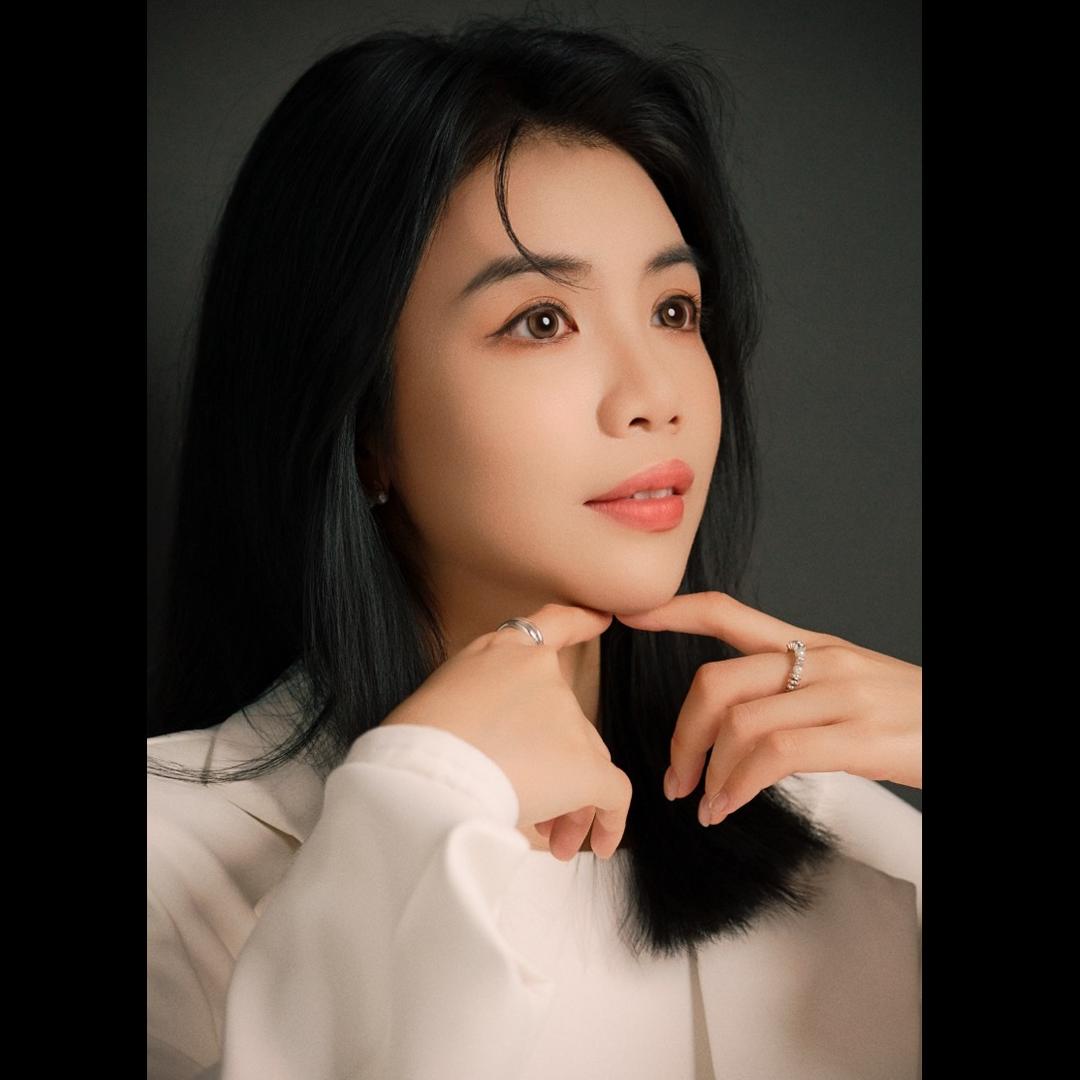 发光的婷婷