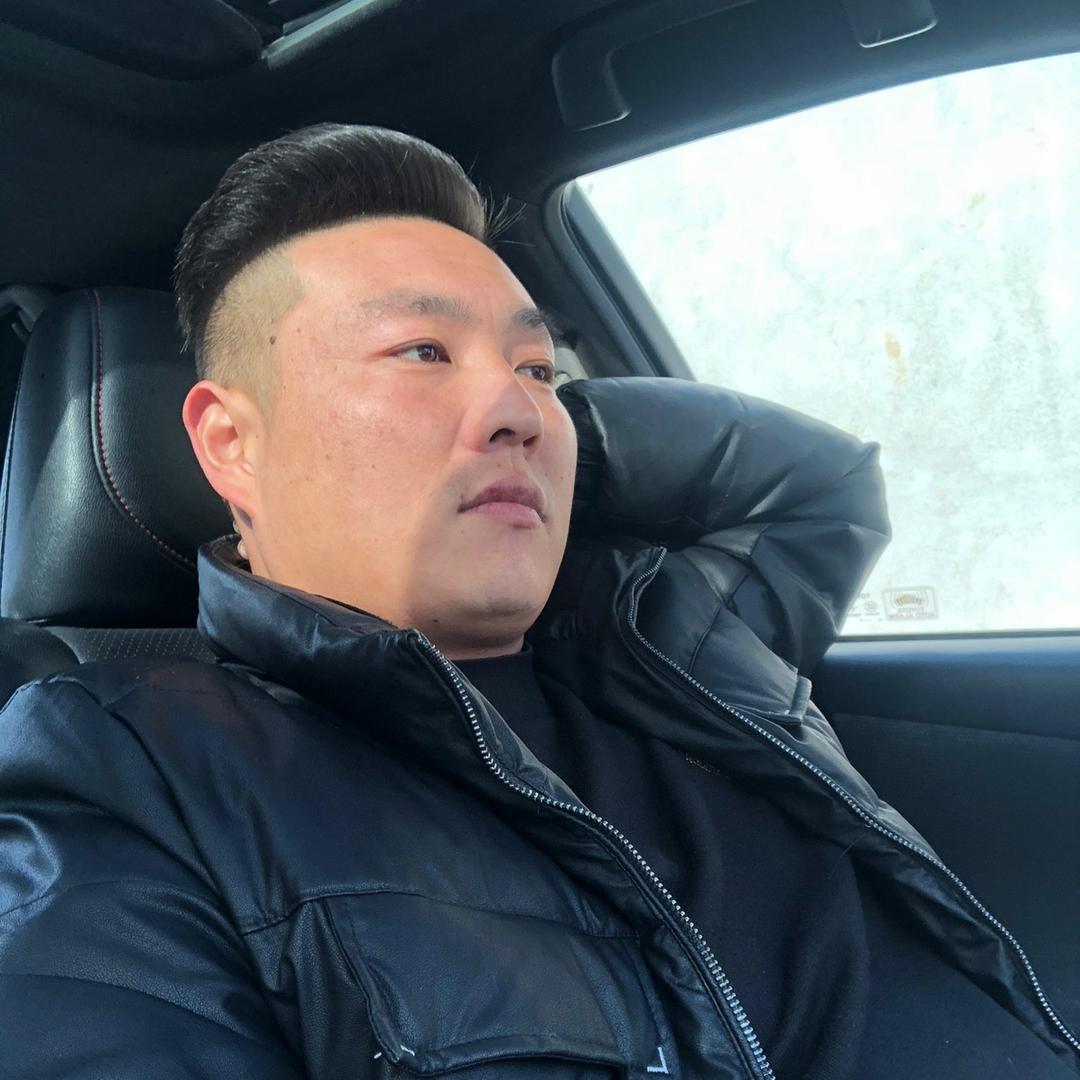 80后小黑哥