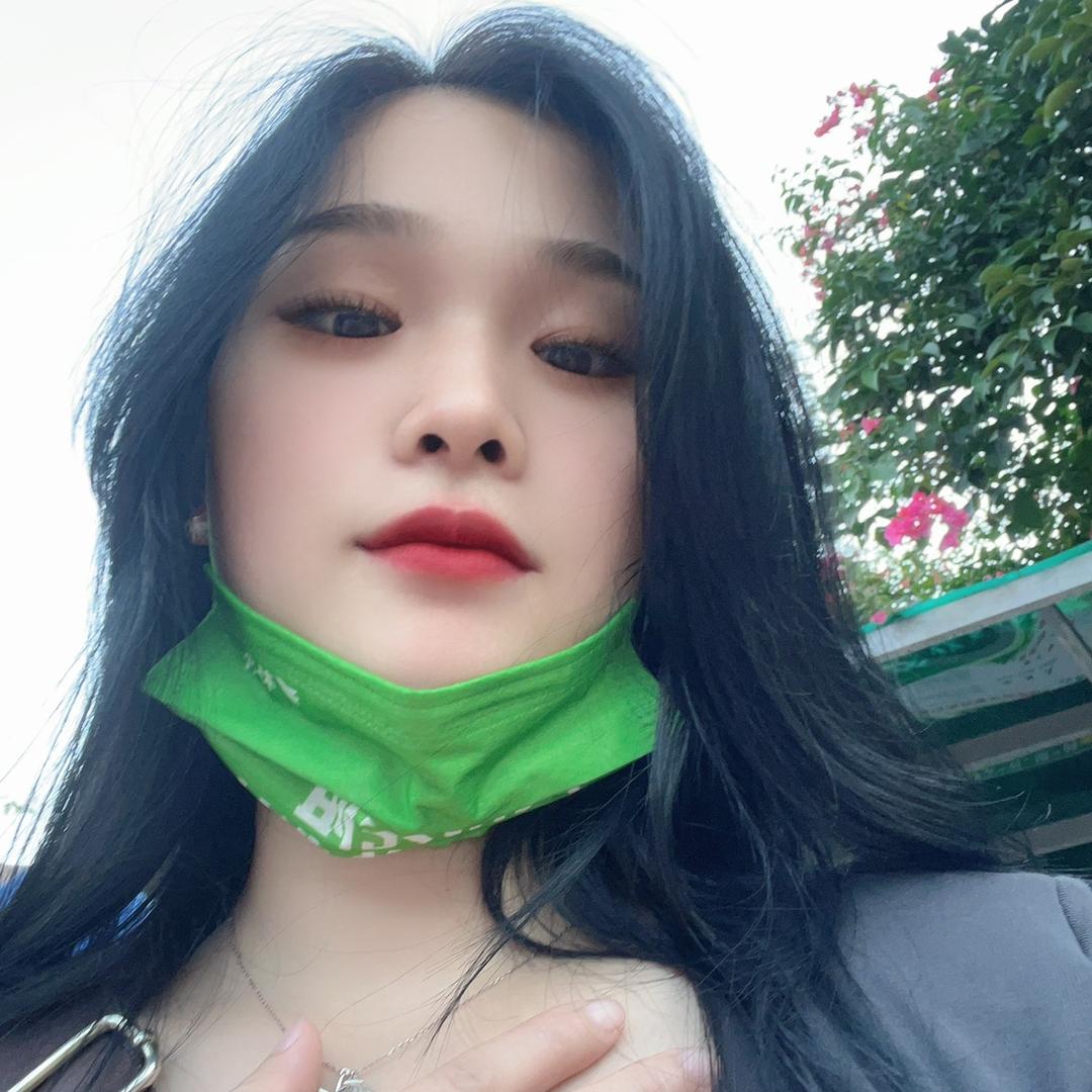 你眨眼萌死他阿