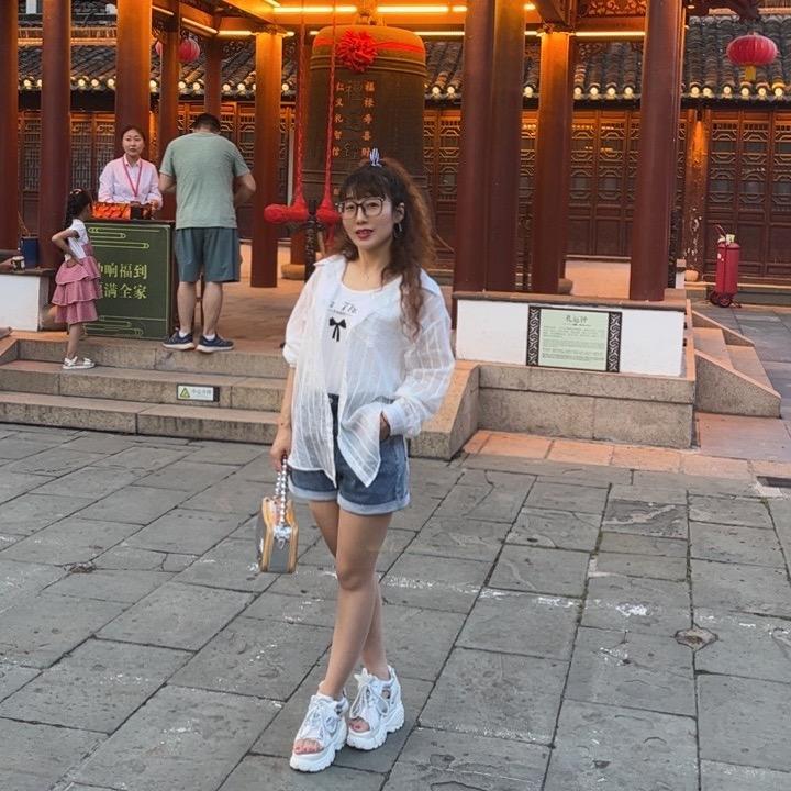 视光眼镜爱跳舞