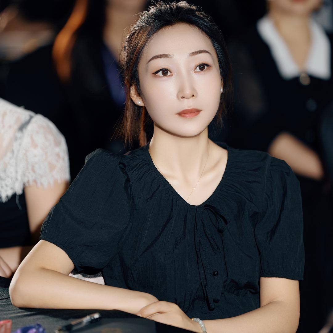 玲玲 家庭式移动美容