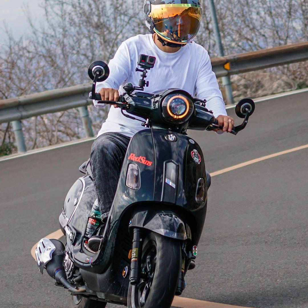 在嵊州做美缝的军哥