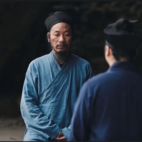 谣谣局士