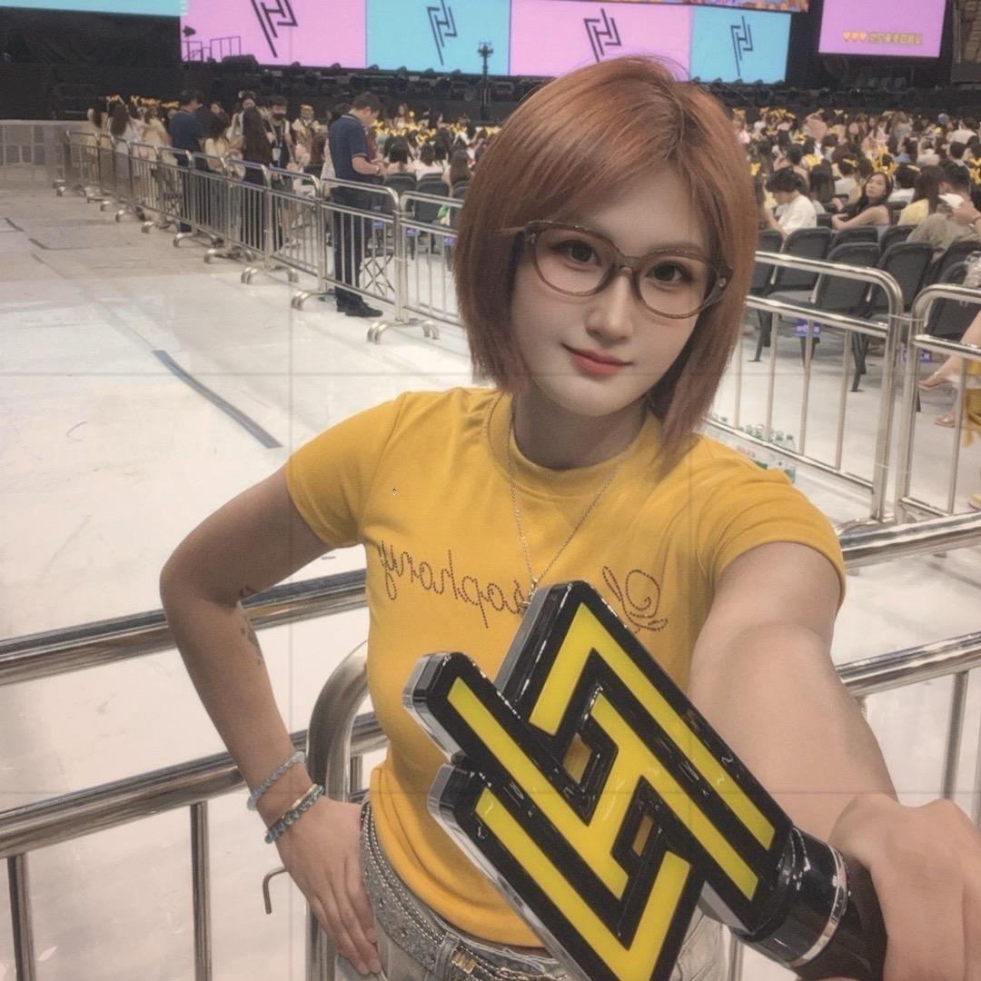 VIP女装女鞋集合店（特特特价中）