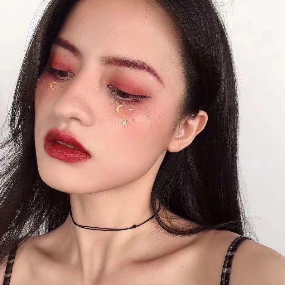 化妆师小凡