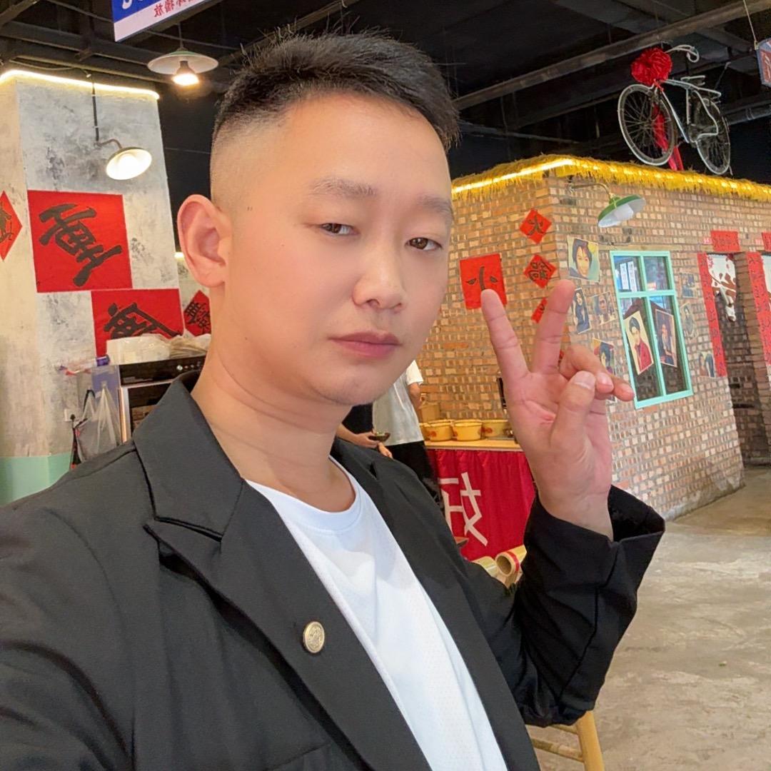 玩轮挖的日谷子