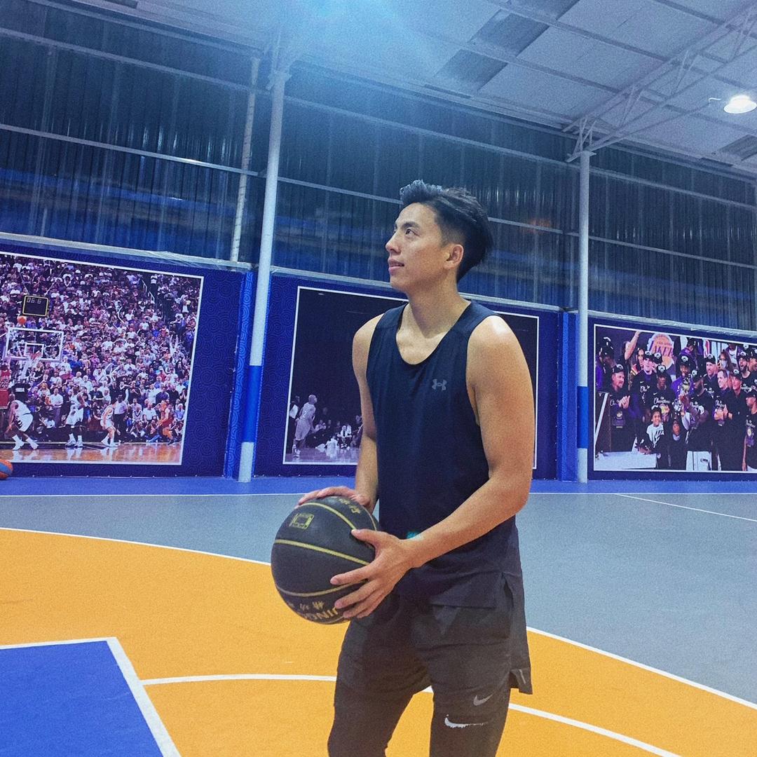 黄启高🏀🏀