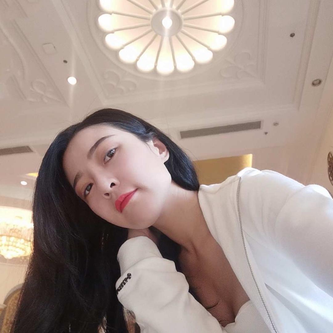 小胡胡（退伍女兵）