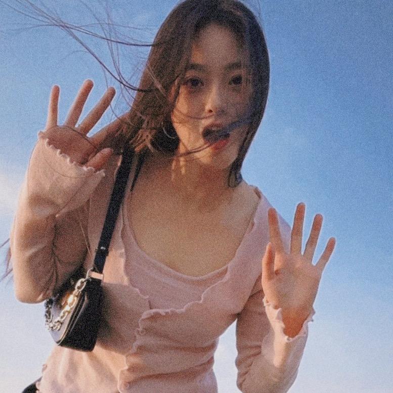 腼腆内向不好惹~