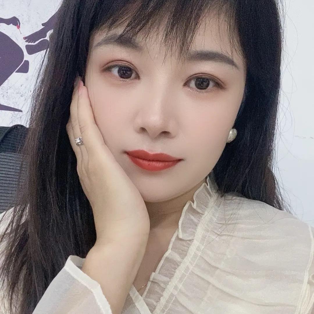 官渡新螺蛳湾黄金导购潘潘