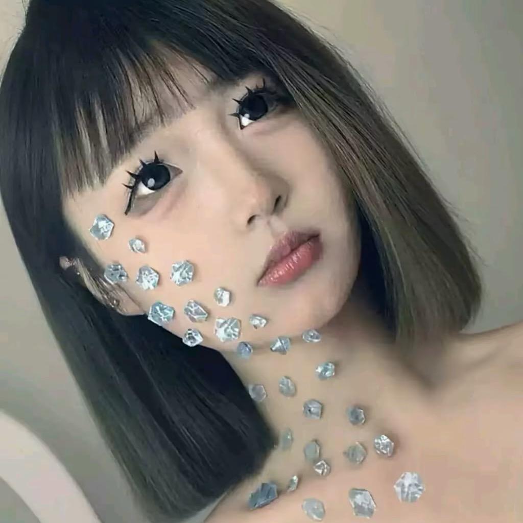 886.