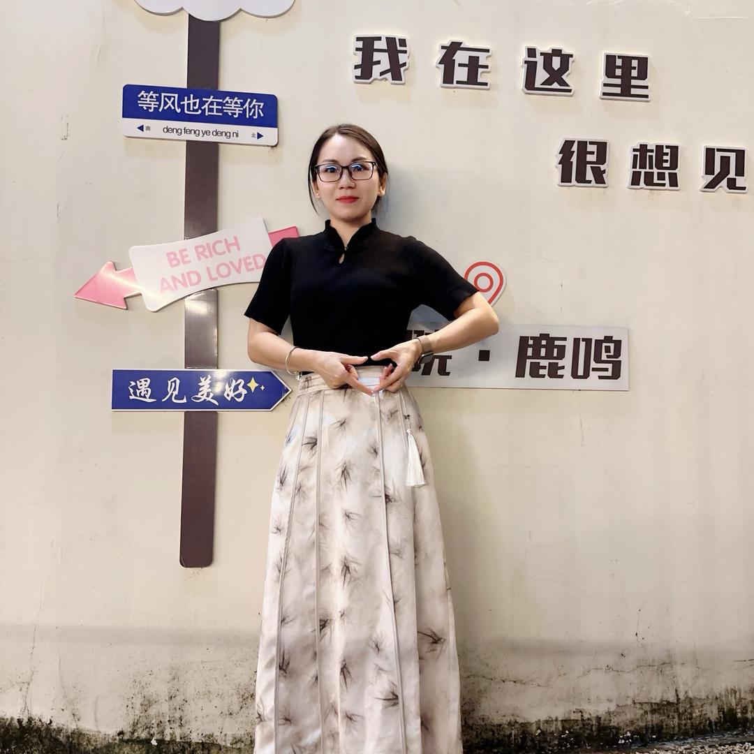 轻舞（晶小朵）