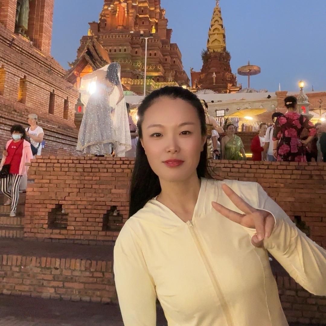 贵州旅游 导游芳芳