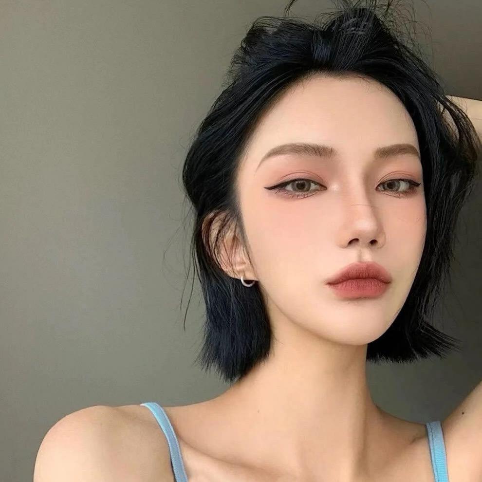 👧