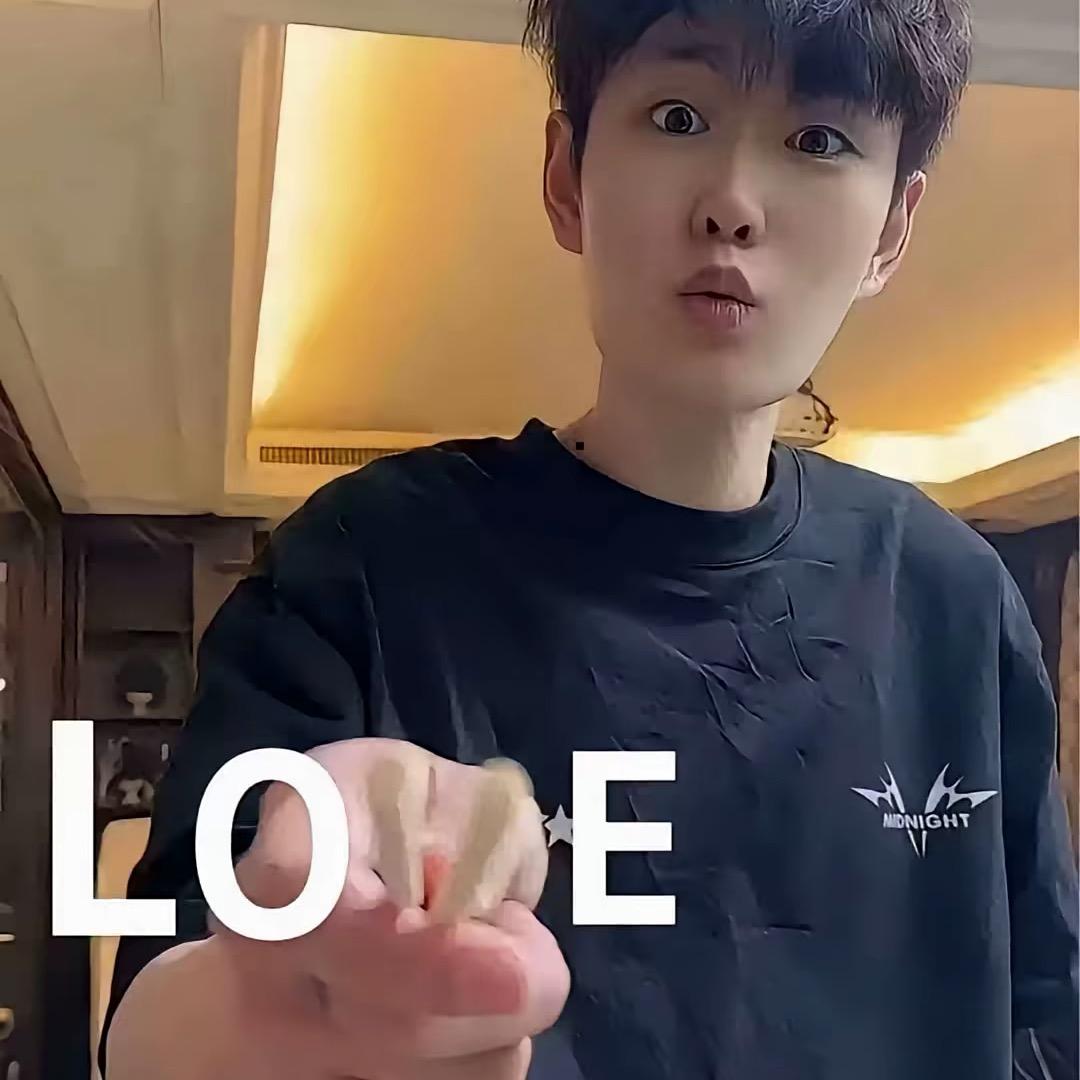 总裁已经十年没笑了.