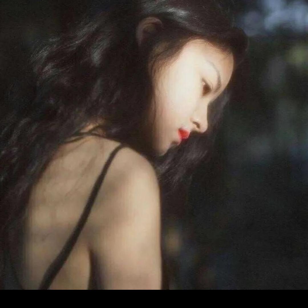 夏月 ⁹ ¹ ²