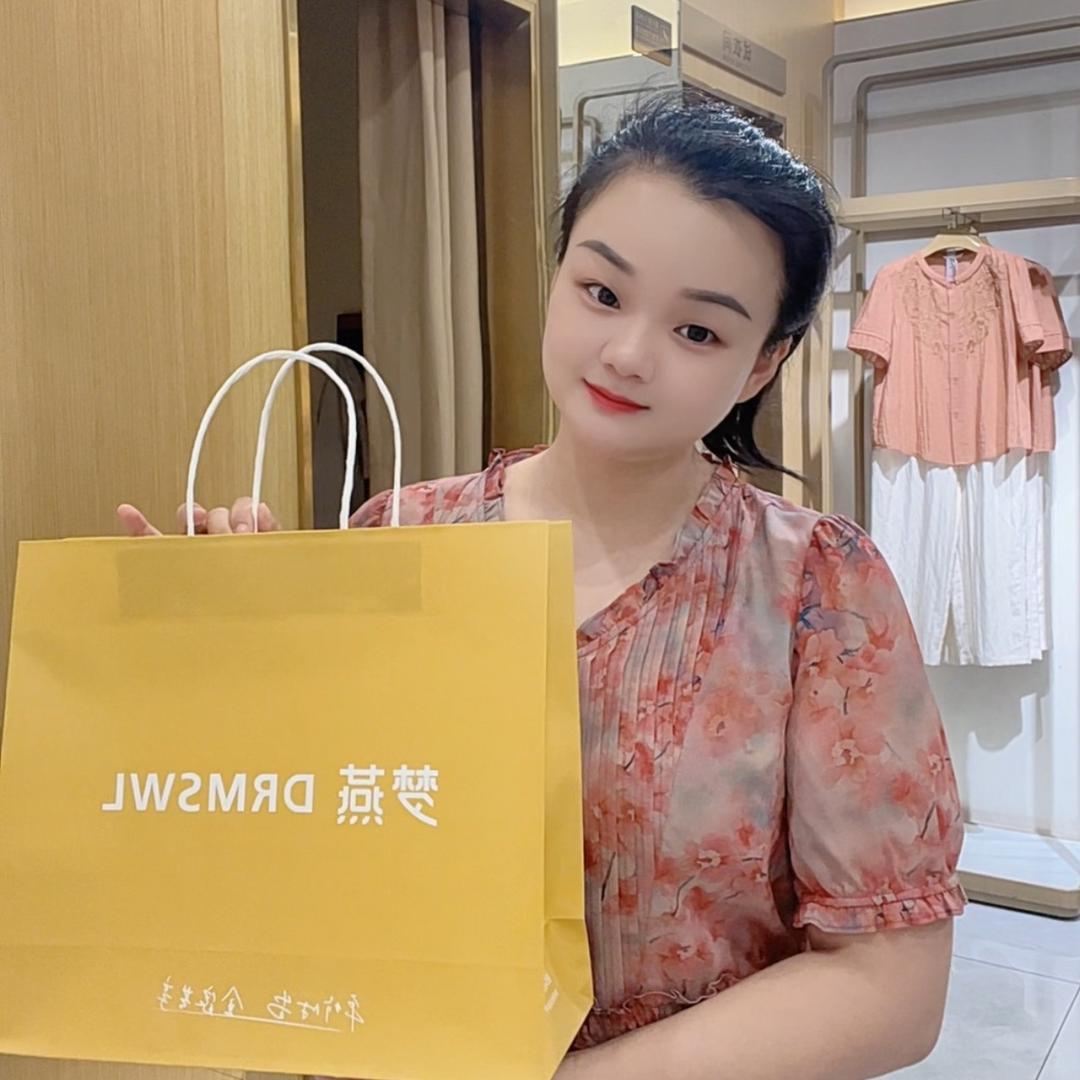 叶集梦燕服装店