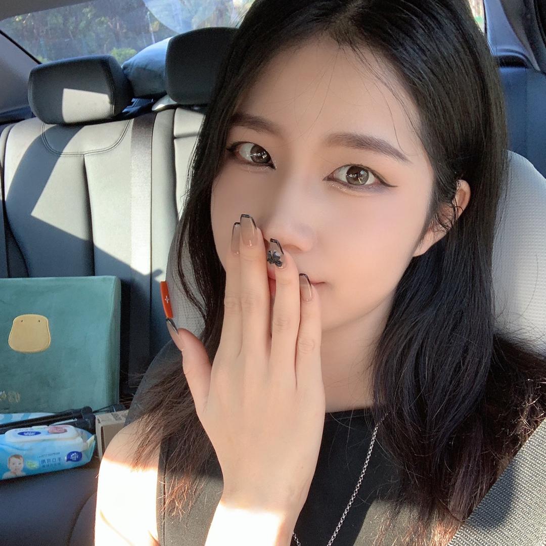 林橙橙.