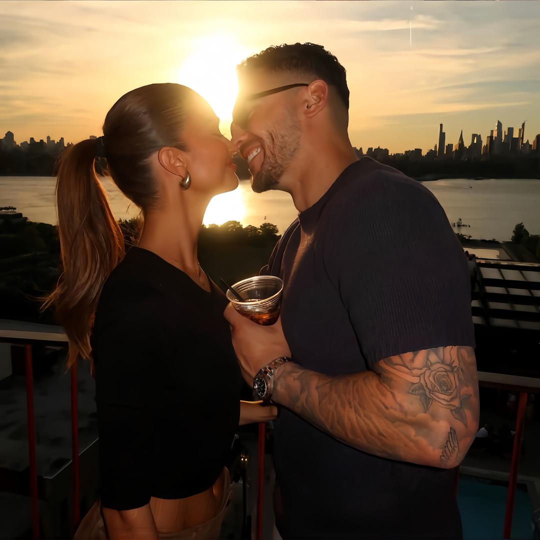 𝑶𝒍𝒅 𝑴𝒐𝒏𝒆𝒚 ·