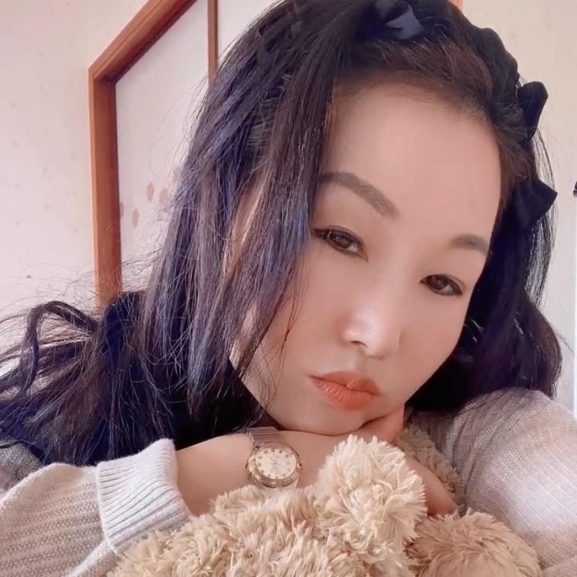依然？